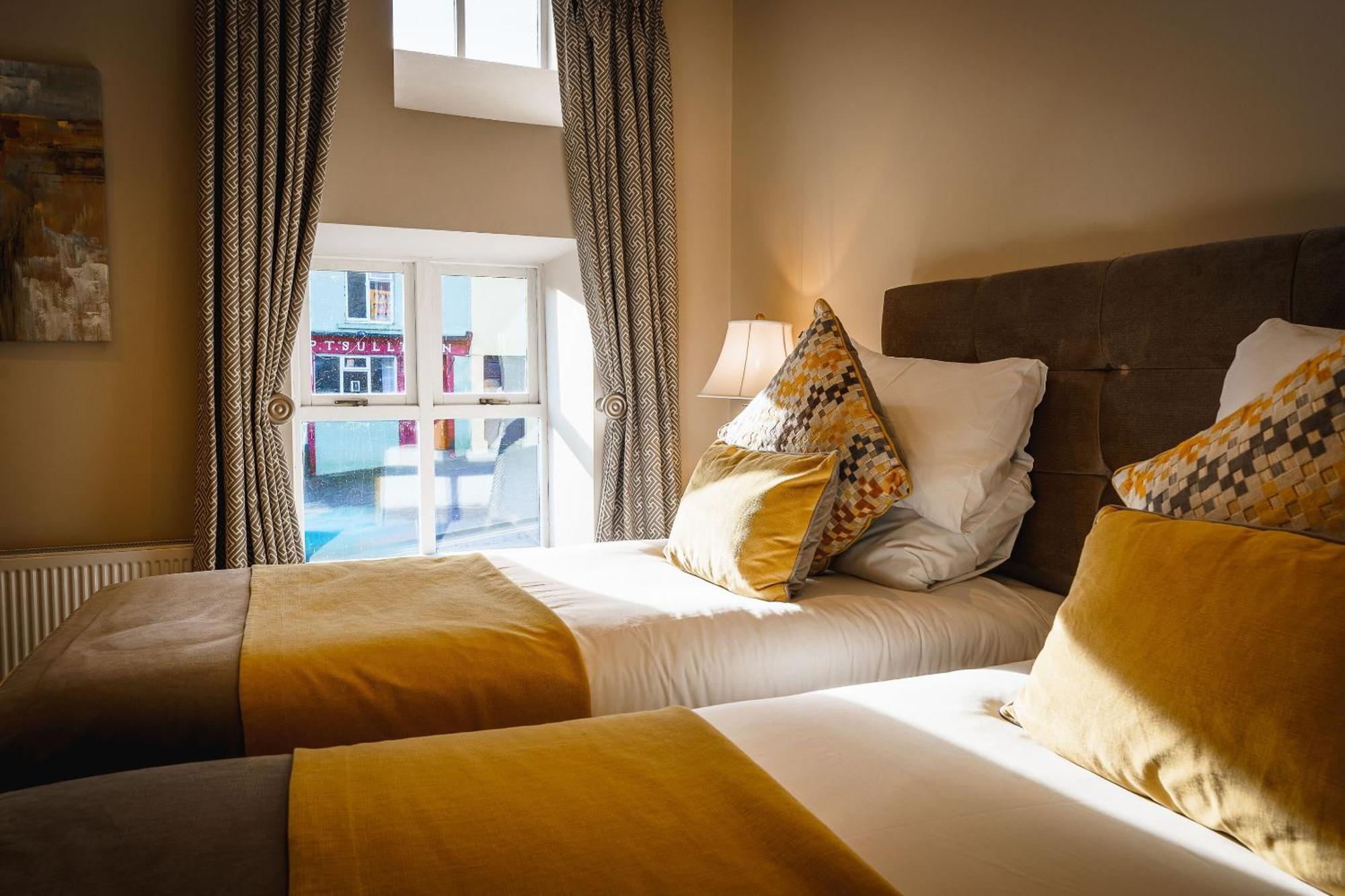 ホテル Kingston'S Townhouse キローグリン 部屋 写真